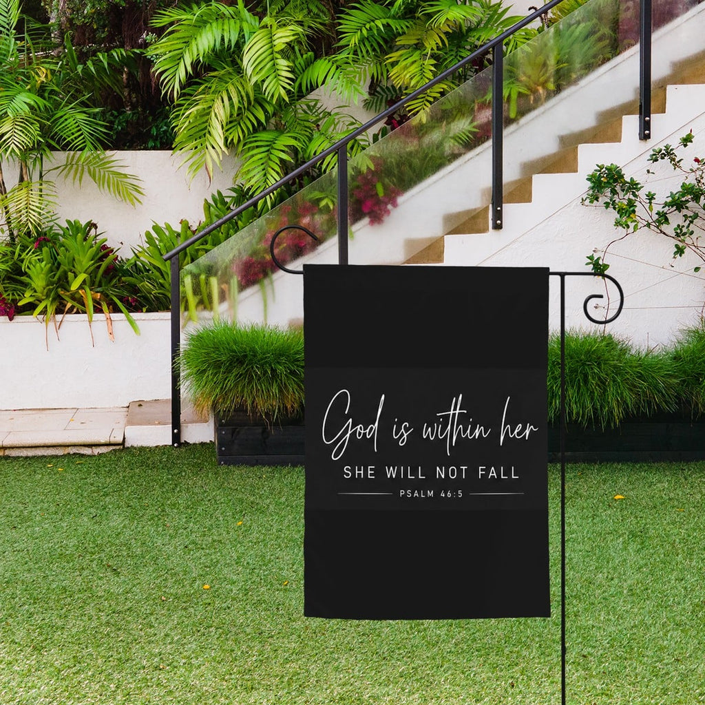 Colorful Sandy Beach garden flags for yard outdoor decor, featuring vibrant designs to enhance garden landscape and curb appeal.